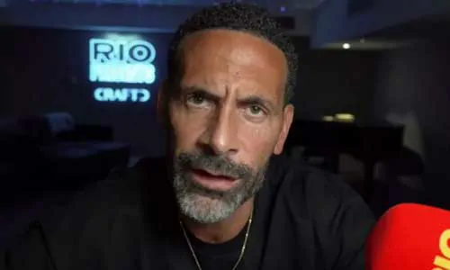 ريو فرديناند ينصح مانشستر يونايتد بالتعاقد مع لاعب خط وسط آخر بدلاً من برونو غيمارايس